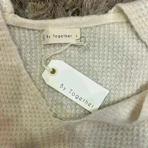 NWT- By Together Waffle Knit V-Neck Wool Sweater- Cream- Size- Small - Picture 2 of 5